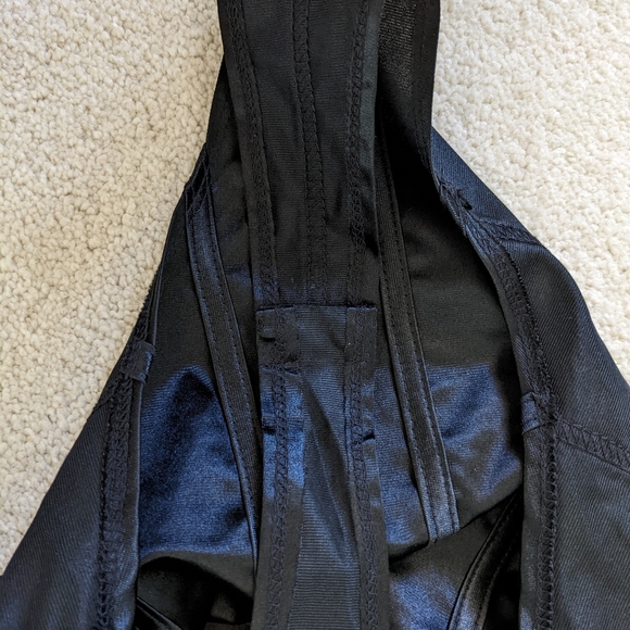 Gold chain strap, black bodysuit size S - Picture 3 of 4